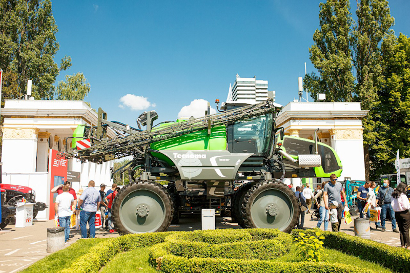 photo5339389388771144005