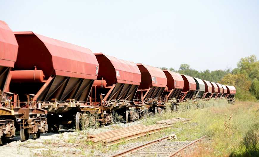 За 4 місяці залізницею України перевезли менше 10 млн тонн зерна