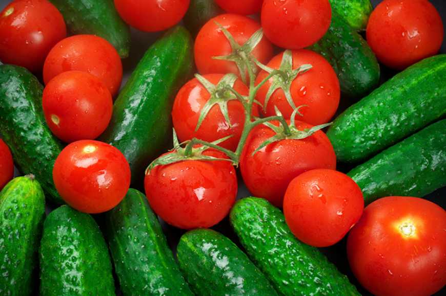 За останні 5 років Україна удвічі збільшила імпорт томатів та огірків