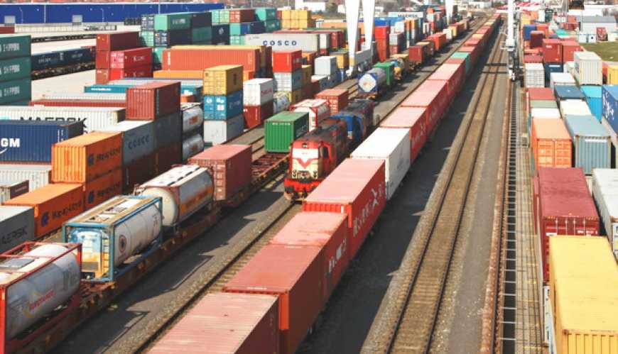 «Укрзалізниця» запровадила тимчасову заборону на транзитні перевезення вантажів