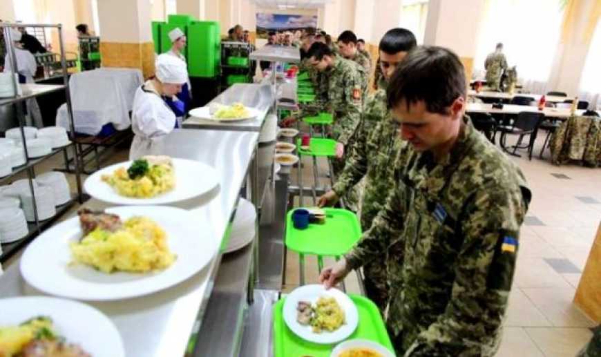 Українська армія споживає картопляне пюре виробництва Російської Федерації