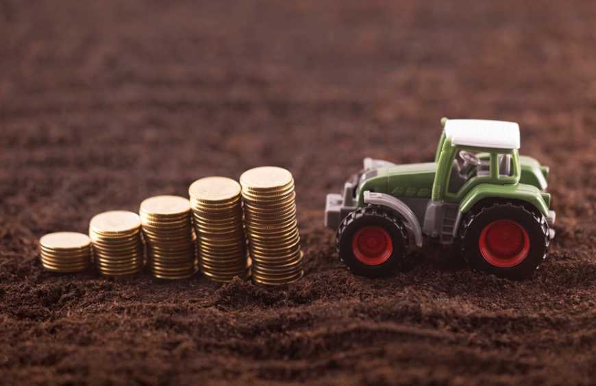 В Україні при продажі трактора буде стягуватися податок у розмірі 5% від вартості