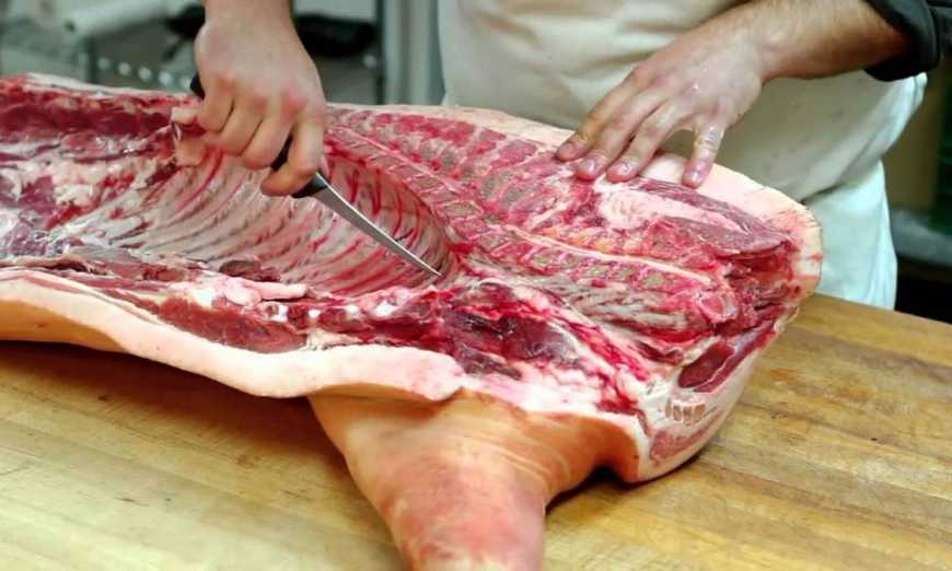 М’ясопереробні підприємства скоротили випуск свинини