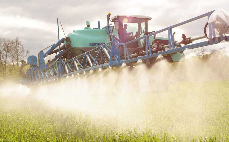 В Україні введуть електронну реєстрацію пестицидів і агрохімікатів