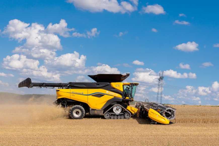 В Україні урочисто презентували найпотужніший у світі комбайн New Holland CR11!