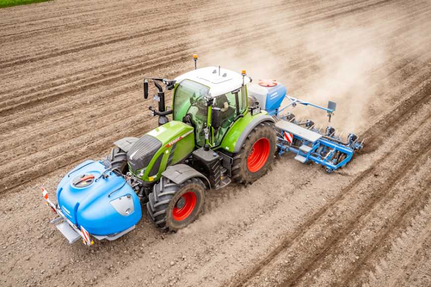 LEMKEN SprayHub може використовуватись для підкореневого внесення добрив зі сівалкою точного висіву Azurit