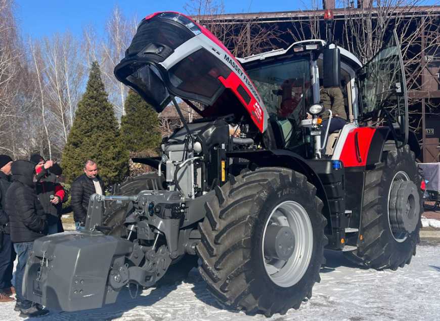 IN FORCE GROUP презентувала Massey Ferguson 9S.425 на Днях відкритих дверей в двох областях України.
