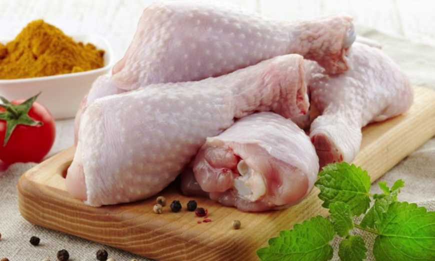 В Україні курятина коштує дорожче, ніж свинина