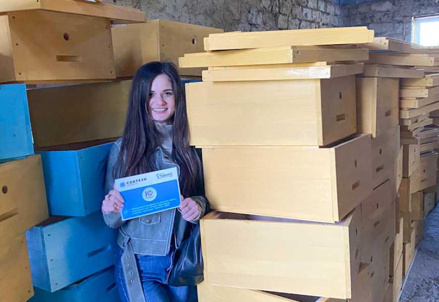 Завдяки гранту від Corteva фермерка з Черкащини організувала навчання бджолярів-початківців