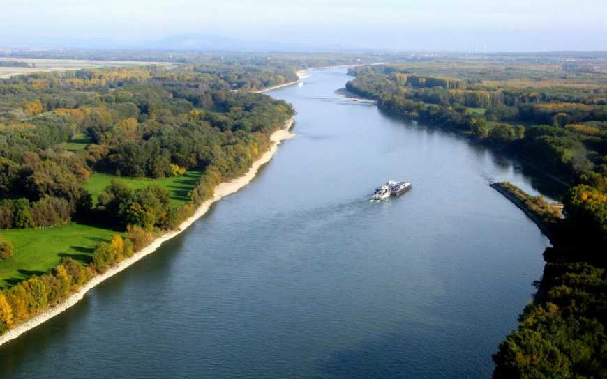Обмежено переміщення суден Дунаєм
