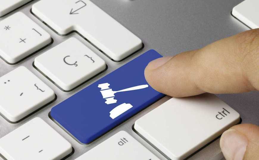 Кабмін продовжив пілотний проект з електронних земельних торгів