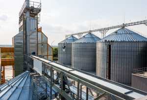 Конструктивні вимоги до спорудження металевих силосів для зберігання зерна: що потрібно передбачити