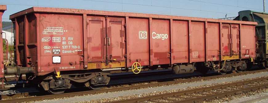 Україна і Польща домовилися про скасування обмежень на транзит вантажних вагонів