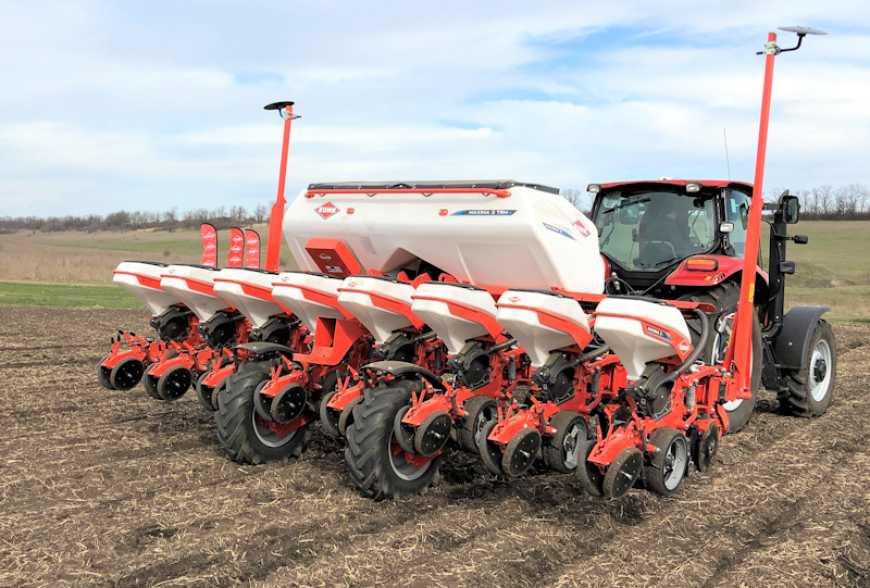 Точність, швидкість, економія добрив та насіння: пневматична сівалка високоточного висіву KUHN MAXIMA 3 TMR E