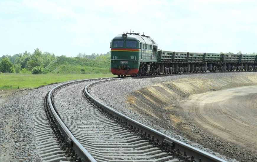 У квітні скоротилися експортні перевезення Укрзалізницею макухи та олії