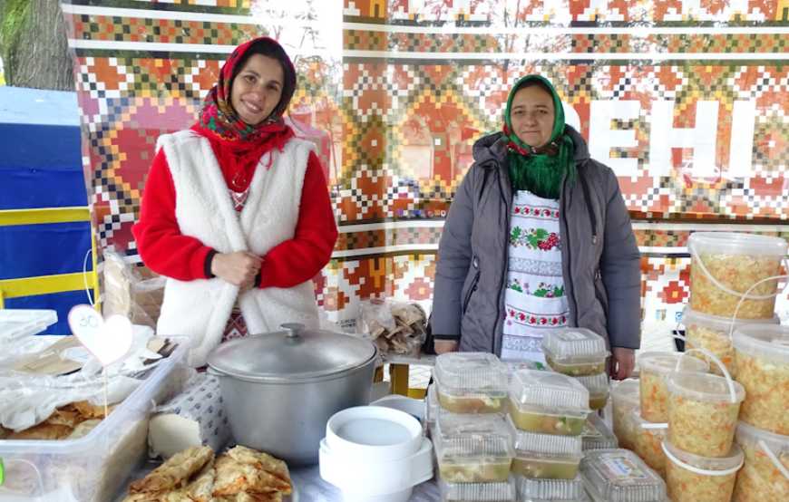 Гастротуризм: на Одещині пригощали лиманською юшкою та вчили готувати бессарабське гезлеме