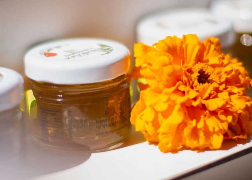 На Харківщині крафтярка виробляє унікальне варення з чорнобривців