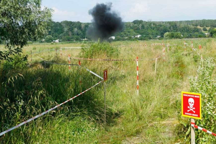 В Україні запускають онлайн-сертифікацію операторів протимінної діяльності
