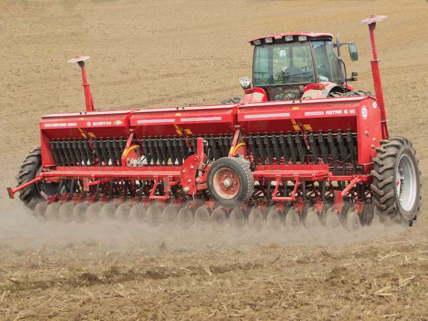 Гройсман розповів як отримати знижку 25% на українську сільгосптехніку.