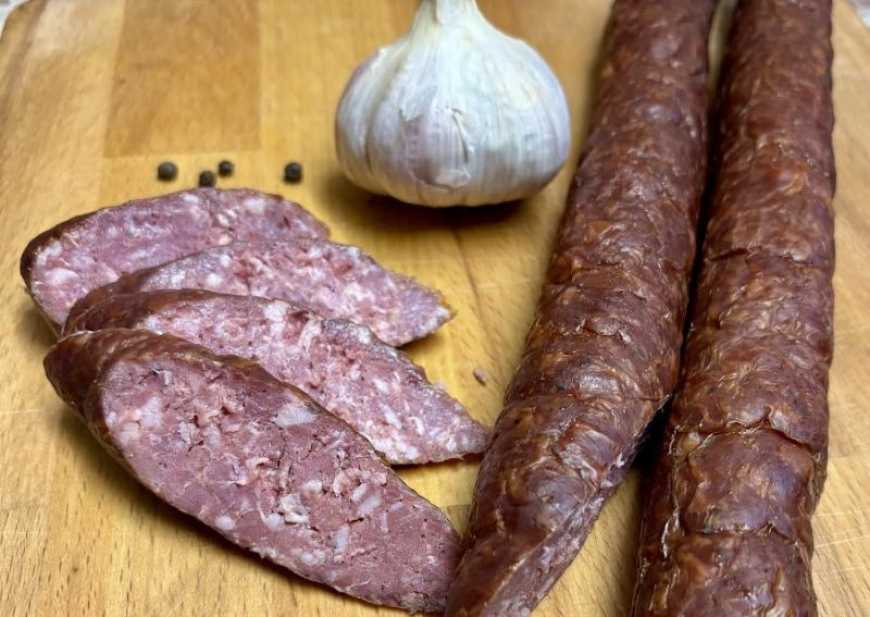 В Ужгороді відроджують виробництво ялівцевої ковбаси