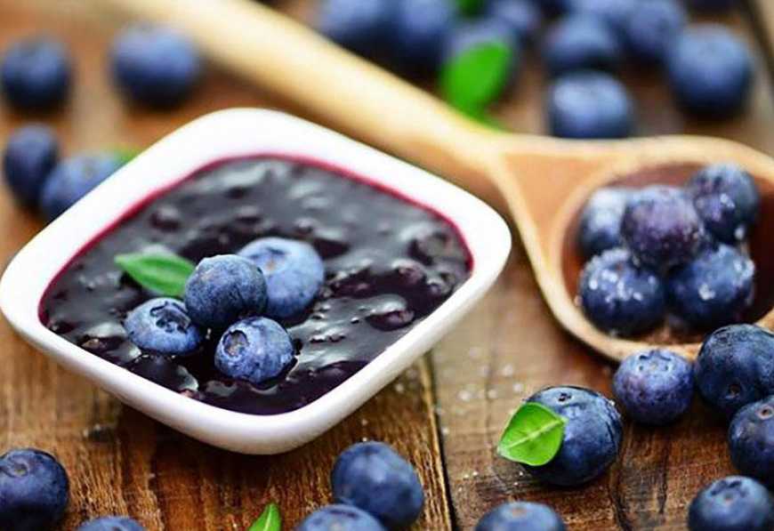 На Рівненщині господарство переробляє дрібну лохину на джем