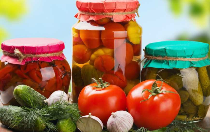 Під час війни зріс попит на соління та фасовані фрукти й овочі