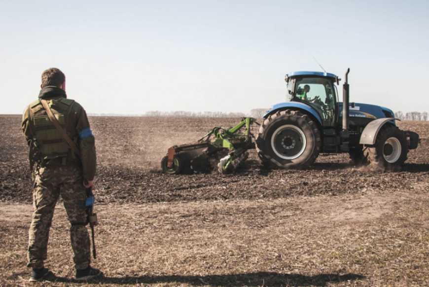 В зоні бойових дій: як чотирьом фермерам вдається виживати за складних фінансових умов