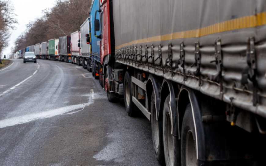 Блокування кордону: на двох заблокованих пунктах пропуску очікує 1050 вантажівок