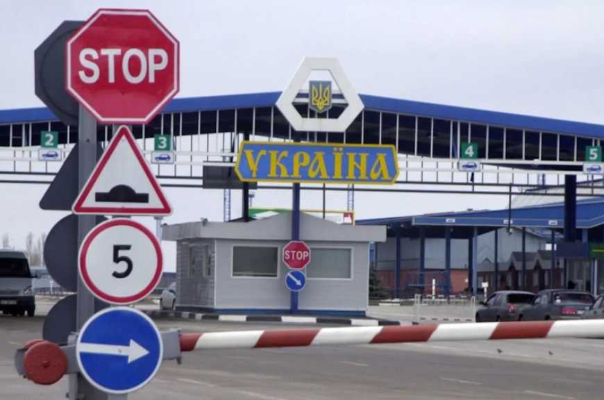 На польсько-українському кордоні пункти пропуску автотранспорту можуть перекрити до кінця року