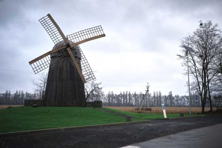 На Черкащині відновили унікальний вітряк