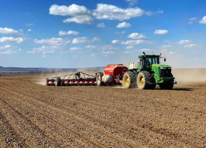 Посівна-2026: на Харківщині розпочали сівбу гречки