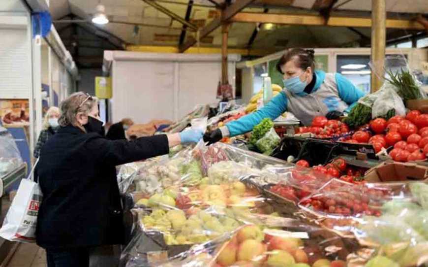Уряд дозволив роботу продовольчих ринків в Україні