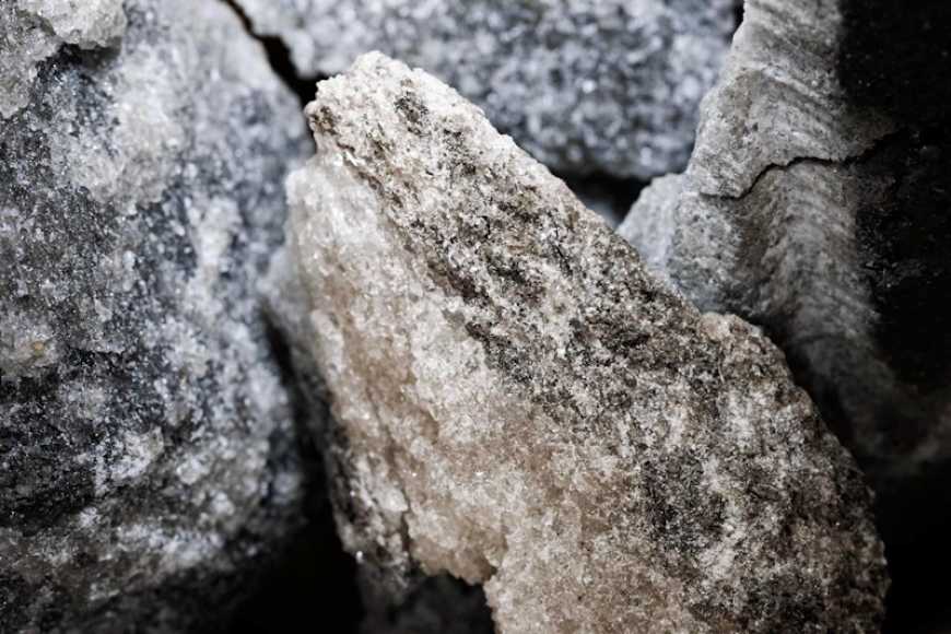 З нового родовища на Закарпатті добули першу сіль