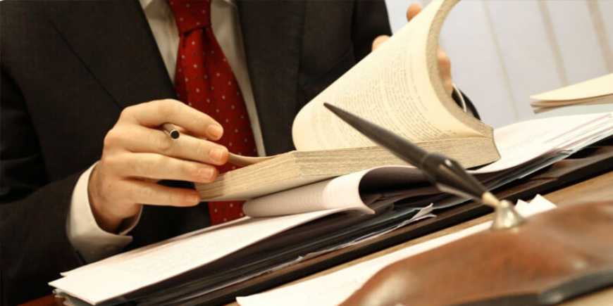 Поради щодо вибору правильного адвоката для ваших юридичних потреб