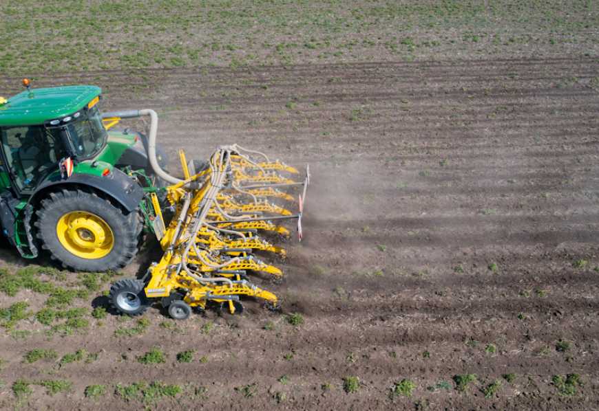 Strip-till та внесення добрив: ефективне рішення для полів