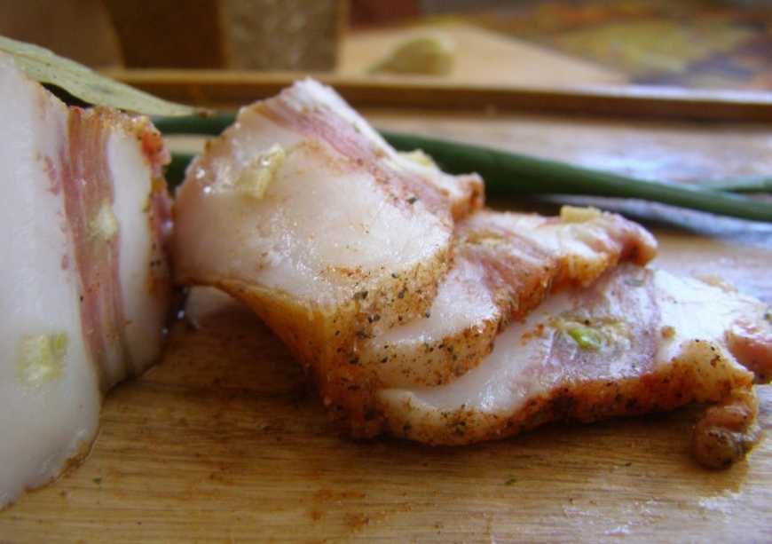 Свині ні до чого: українські студенти винайшли штучне сало