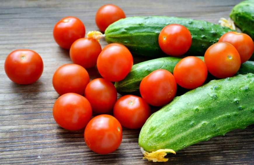 Україна значно збільшила імпорт тепличних овочів