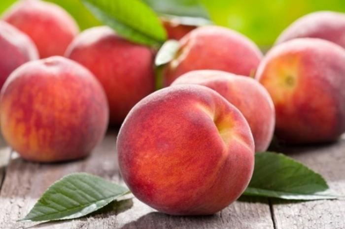 Цього року Україна істотно збільшила імпорт персиків