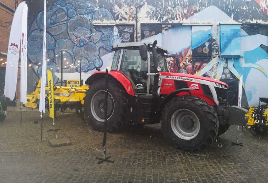 На Re:farm вперше представили трактор нової лінійки Massey Ferguson 7S