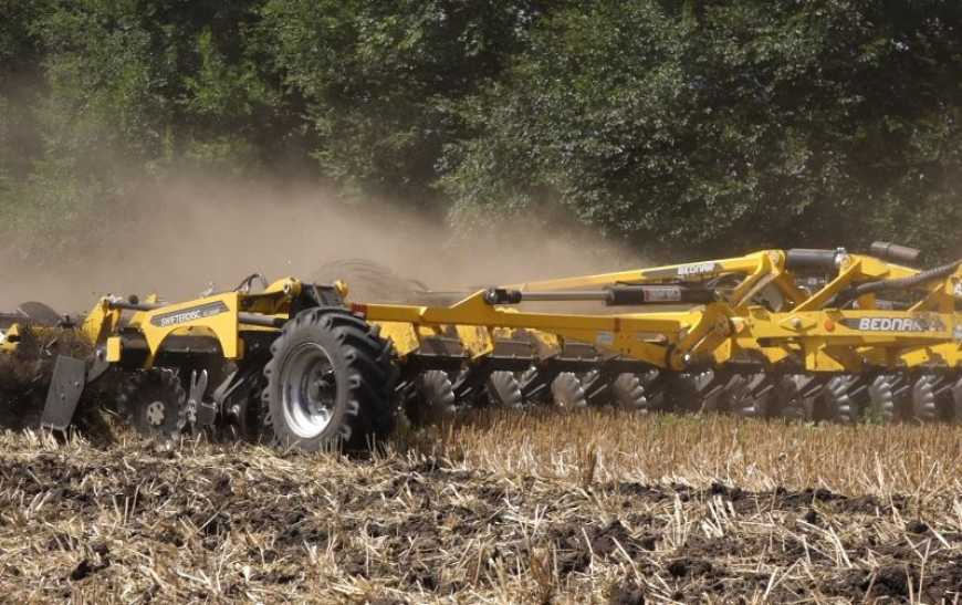 BEDNAR SWIFTERDISC на полях компанії ТОВ «Зернова компанія “Хорс”»: три — в одному