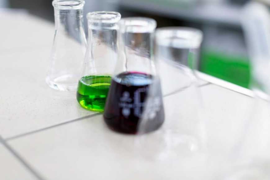 Як убезпечити себе від фальсифікованих засобів захисту рослин?