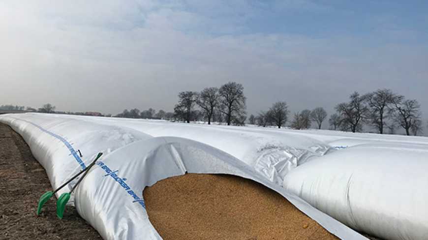 Українські аграрії потребують до 80 тис. рукавів для зберігання зерна