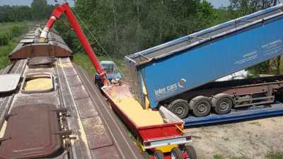 В Укрзалізниці кажуть, що передумали закривати зернові станції