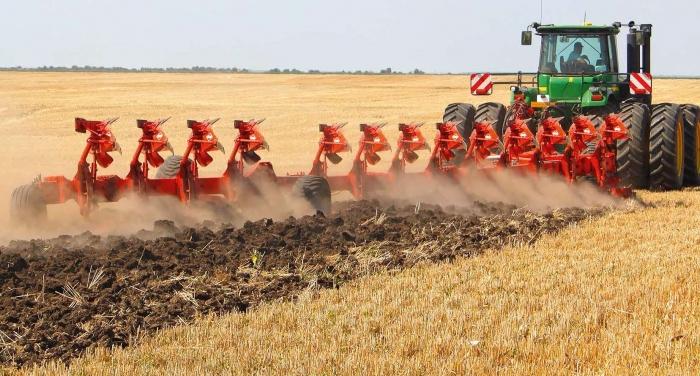 Напівначіпні плуги KUHN Leader і Challenger