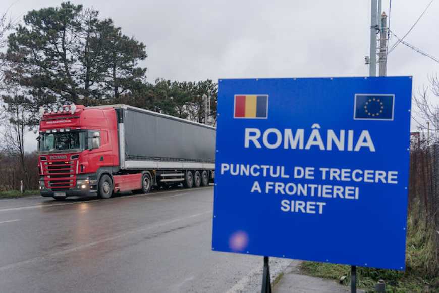 Румунські фермери заблокували рух вантажівок через два пункти пропуску